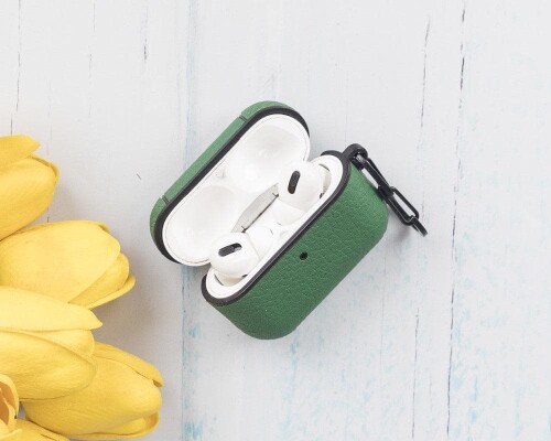 Juni_Leather_AirPods_Pro_1_and_AirPods_Pro_2_Case_27.jpg