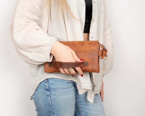 Prestige_Leather_Clutch_Bag_04.jpg