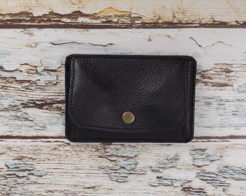 Functional_Leather_Coin_Holder_46.jpg