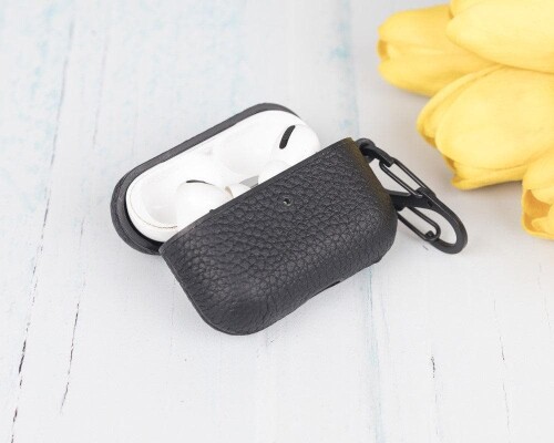 Juni_Leather_AirPods_Pro_1_and_AirPods_Pro_2_Case_10.jpg