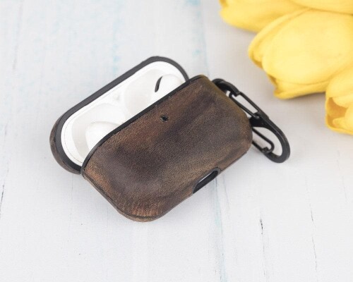 Juni_Leather_AirPods_Pro_1_and_AirPods_Pro_2_Case_100.jpg