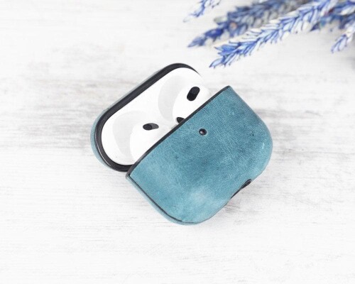 Juni_Leather_AirPods_Pro_1_and_AirPods_Pro_2_Case_124.jpg