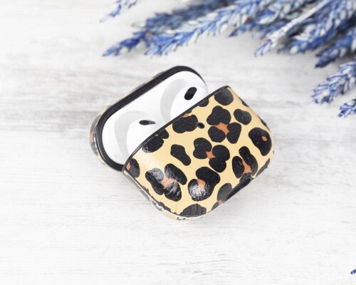 Juni_Leather_AirPods_Pro_1_and_AirPods_Pro_2_Case_130.jpg