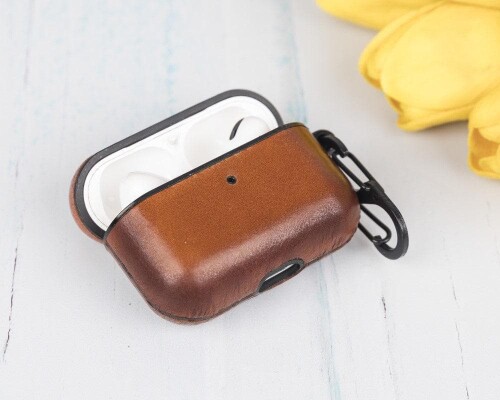 Juni_Leather_AirPods_Pro_1_and_AirPods_Pro_2_Case_154.jpg