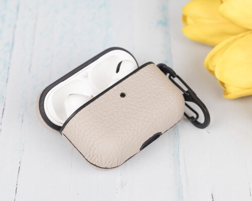 Juni_Leather_AirPods_Pro_1_and_AirPods_Pro_2_Case_22.jpg