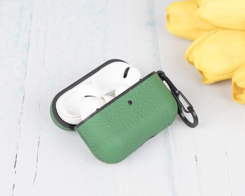 Juni_Leather_AirPods_Pro_1_and_AirPods_Pro_2_Case_28.jpg
